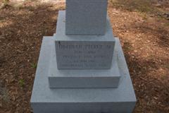/eric/kestrelsnest-blog/raw/branch/main/static/legacy/revcemetery/pierce3thumb.jpg